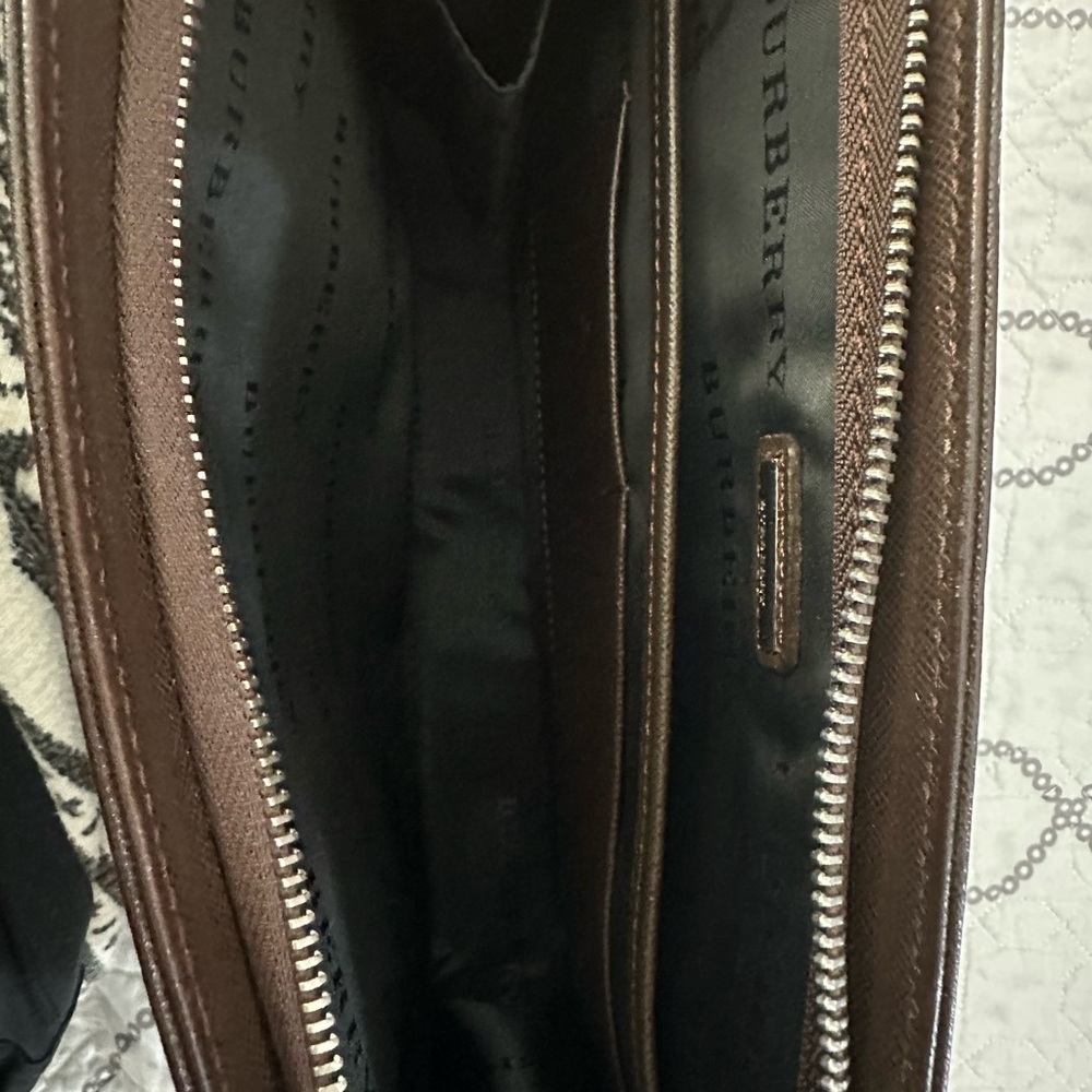 GUC Burberry Dark Brown Leather Clutch-very clean inside. - Picture 4 of 7